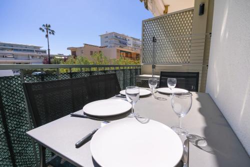 2-Bedroom Apartment Pointe Croisette Peaceful Walk to the Beach