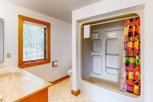 Kylpyhuone majoituspaikassa Bridal Veil Lodge