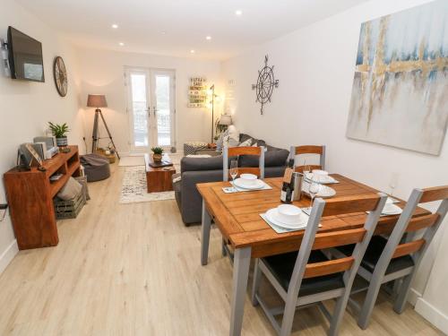 Captain's Quarters - Apartment 2 – Photos 4