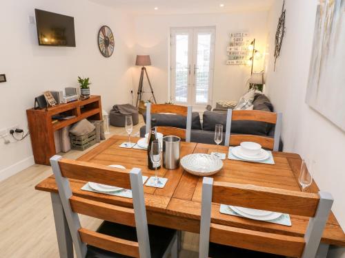 Captain's Quarters - Apartment 2 – Photos 5