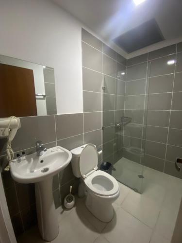 Ванная комната в Alazani Valley Hotel