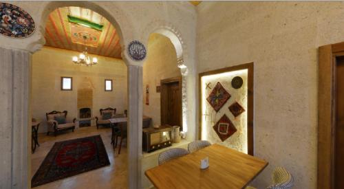 A seating area at Zuwinasa House Hotel