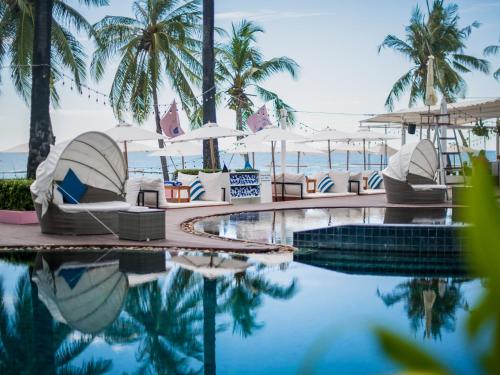 Swimmingpoolen hos eller tæt på Pullman Pattaya Hotel G