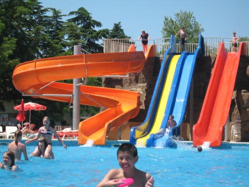 Hotel Iskar & Aquapark - All Inclusiveの敷地内または近くにあるプール