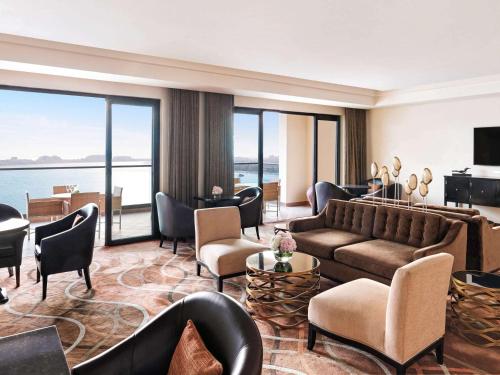 Fairmont The Palm Image