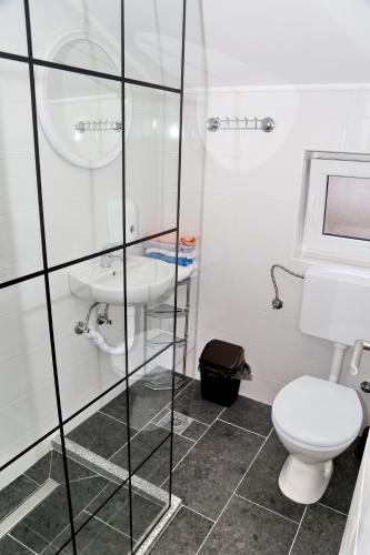 Koupelna v ubytování Apartmani Ateljević