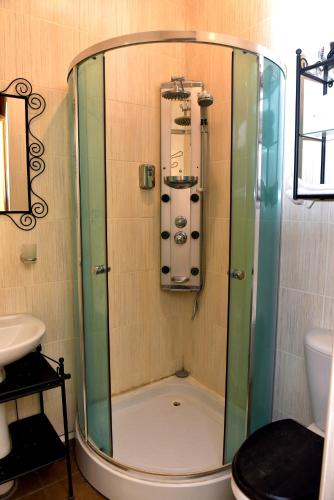 Un baño de Ansera 55 Hotel Sheki