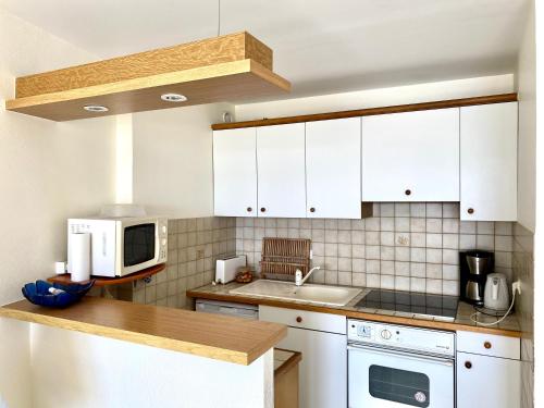 Photo de la galerie de l'établissement REF 043 T2 Résidence avec piscine Port du Crouesty, à Arzon