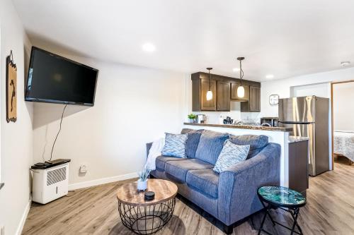 Driftwood Waterfront Gem – Photos 2