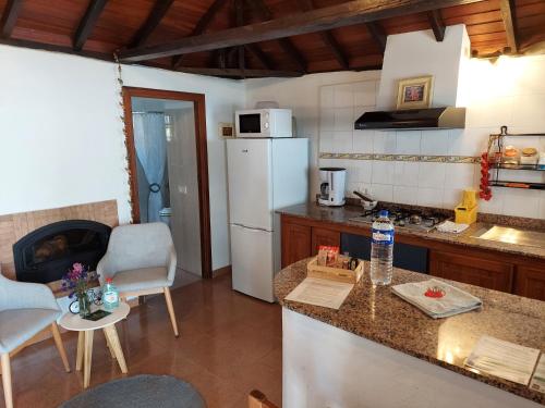Kuchyň nebo kuchyňský kout v ubytování VV Casa Bastina "by henrypole home"
