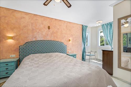 Posteľ alebo postele v izbe v ubytovaní Townhouse at Los Naranjos GC