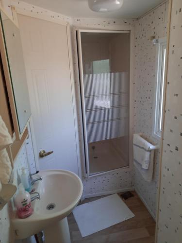Kúpeľňa v ubytovaní Domek Holenderski Stary Dwór