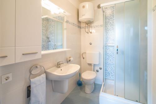 Kúpeľňa v ubytovaní Apartments Ana S