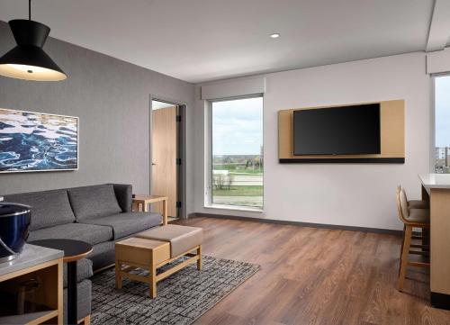 Televisyen dan/atau pusat hiburan di The Forester, a Hyatt Place Hotel