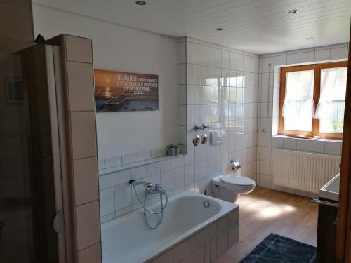 Bathroom sa 70m²- Ferienwohnung mit Terrasse