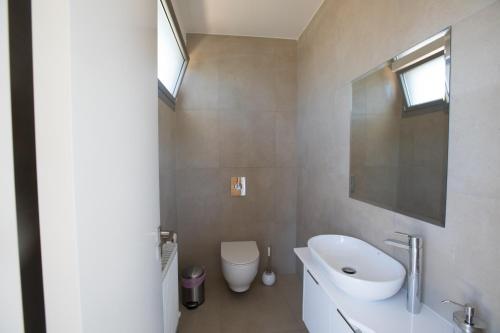 Kupaonica u objektu Leda Villa