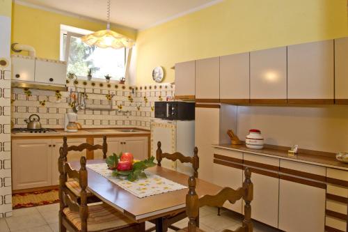 A kitchen or kitchenette at Nel Giardino Degli Ulivi