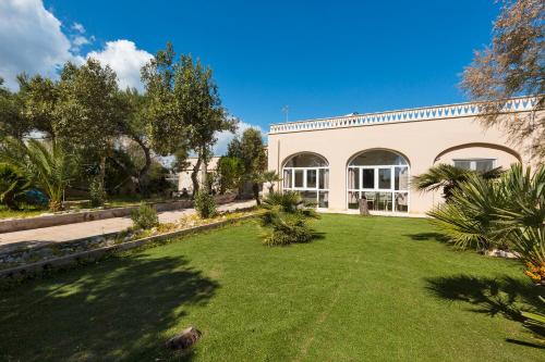 Villa Rose by BarbarHouse