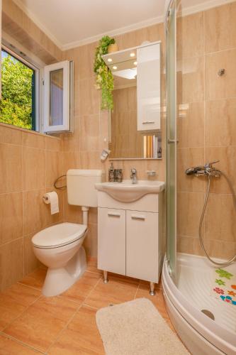 Un baño de Sobe na Konalu