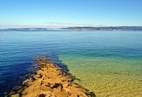 a view of a large body of water at Innmare Fortuna Hotel Dos Estrellas in Marín