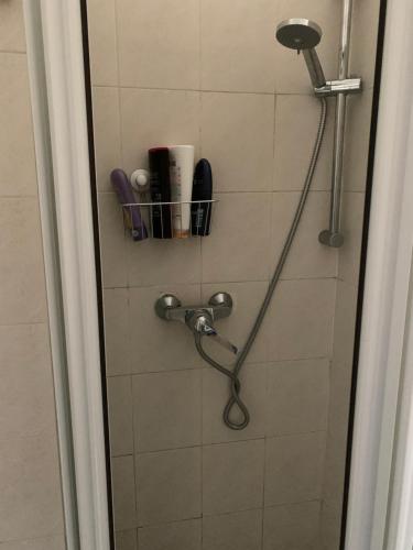 Ένα μπάνιο στο Appartamento luminoso