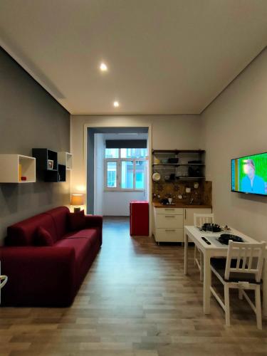 Pithecusa Home