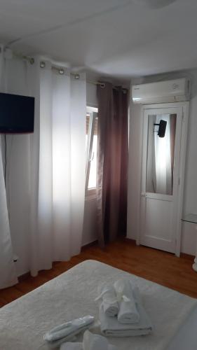Home Deluxe – Photos 2