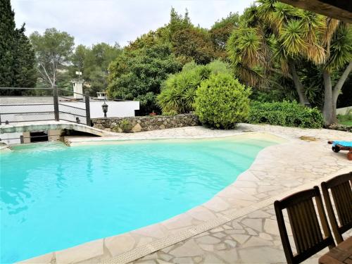 Photo de la galerie de l'établissement Maison mitoyenne avec piscine, à Antibes