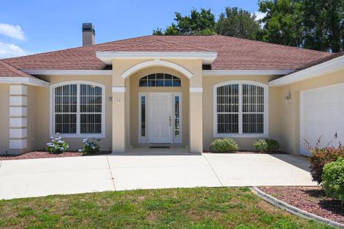 Family vacations 5 bedroom poolhome, Ardersier, United States