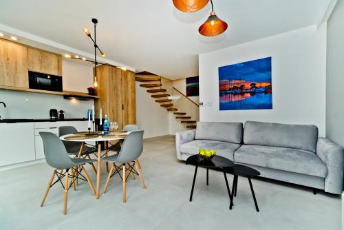 BlueApart Apartland Residence tesisinde bir oturma alanı