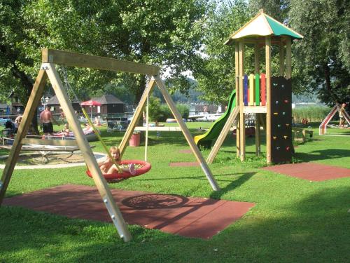 Kawasan permainan kanak-kanak di Pension Horvath
