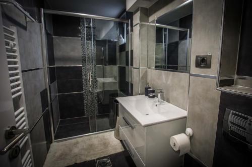Ein Badezimmer in der Unterkunft APARTMAN SIMIC - STAN NA DAN