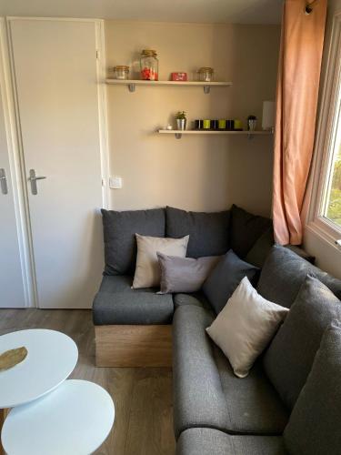 Photo de la galerie de l'établissement Mobil Home 3 chambres climatisé tout équipé, à Valras-Plage