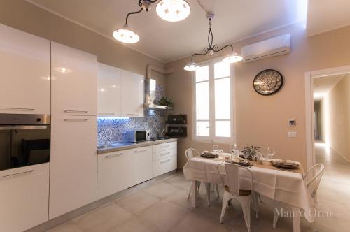 Kjøkken eller kjøkkenkrok på NEW HOME - appartamento in centro storico