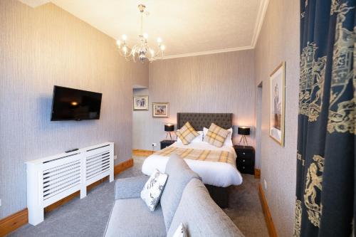 A bed or beds in a room at Chandlers 