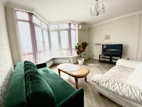 Zona d'estar a Apartments with Dnipro view