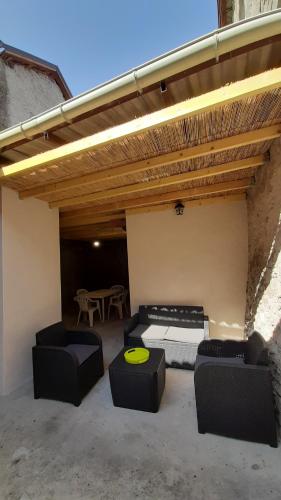 Petite maison de village située entre lacs, cascades et montagnes