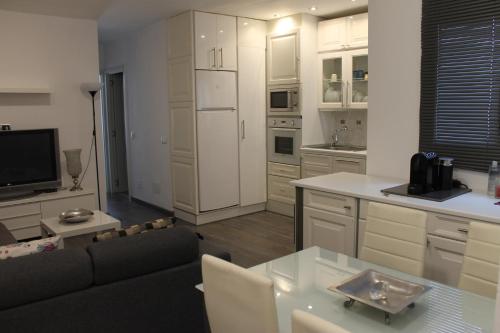 Zdjęcie z galerii obiektu Apartamento en el Centro de San Pedro de Alcántara w Marbelli