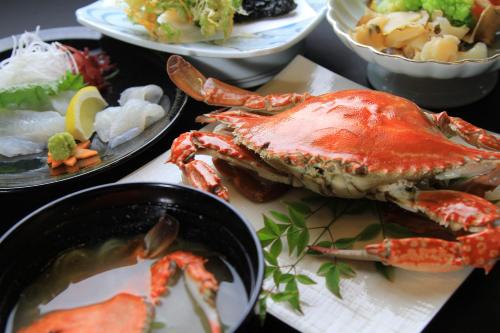 旅館の敷地内または近くでの食事または食べ物
