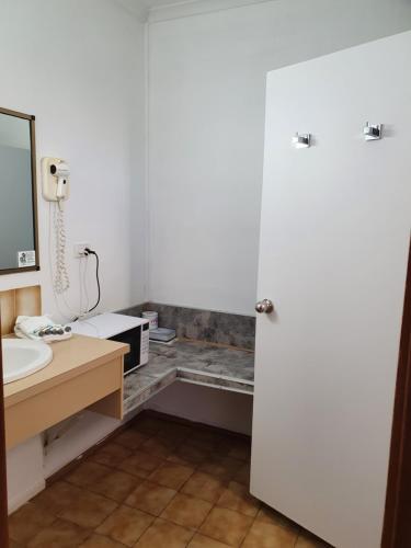 Ένα μπάνιο στο Moonraker Motor Inn