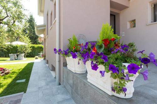Zdjęcie z galerii obiektu VILLA DANIELA w mieście Moniga