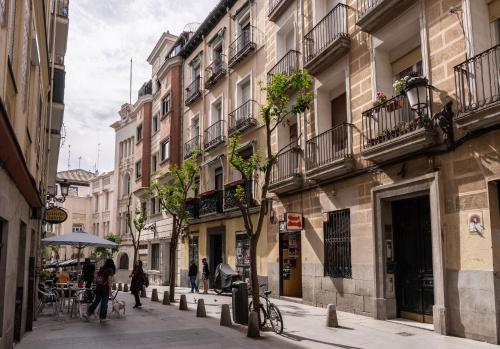 Charming Plaza de Callao