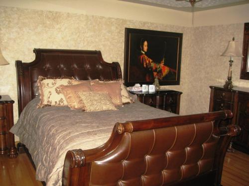 McDougall Lane Bed & Breakfast tesisinde bir odada yatak veya yataklar