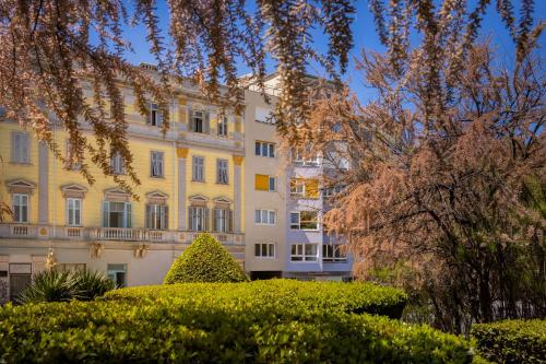 Castropola City Center Apartment