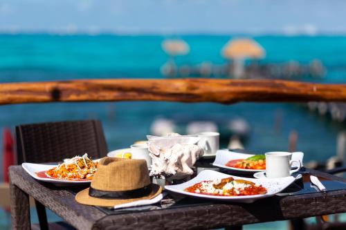 Jídlo v aparthotelu nebo okolí