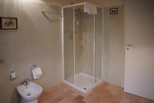 Un baño de Parco di Montebello