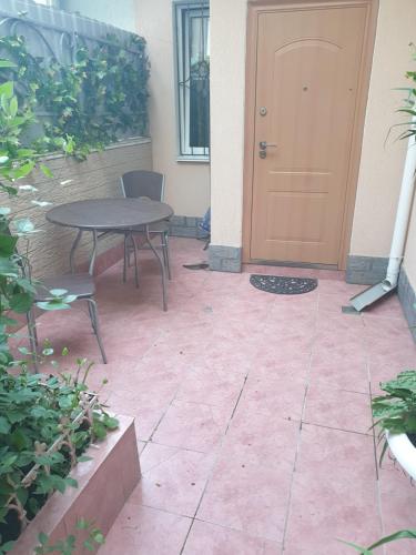 Un patio o zona al aire libre en Гостевой дом Валенсия