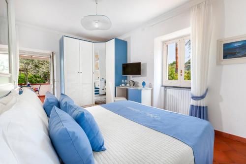 Μια τηλεόραση ή/και κέντρο ψυχαγωγίας στο Villa Maresca B&B
