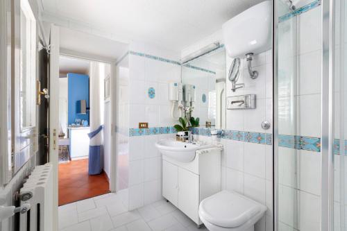 Een badkamer bij Villa Maresca B&B