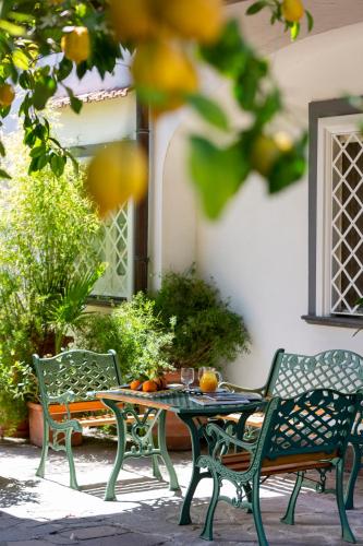 Κήπος έξω από το Villa Maresca B&B
